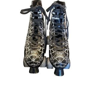 Skate Gear Cute Quad Roller Skates for Kids and Adults - Black sz womens 8